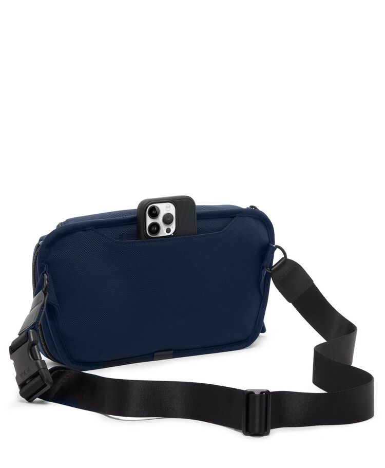 กระเป๋าคาดอกขนาดใหญ่ Large Sling  hi-res | TUMI