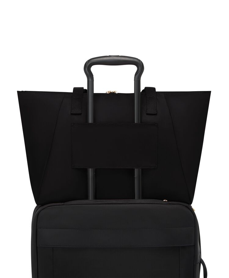 VOYAGEUR กระเป๋าโท้ท ขนาดกลาง Just In Case Medium Tote  hi-res | TUMI