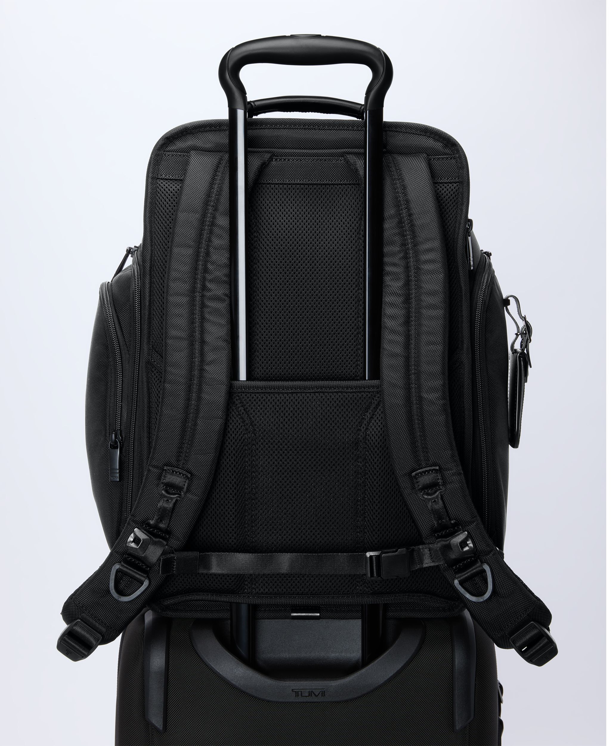 テ*ヤ様 TUMI ブラック リュックサック　ビジネス　バックパック Packing Backpack in Black | Tumi Alpha | TUMI Thailand