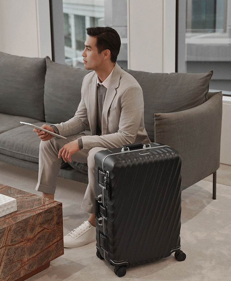 19 DEGREE Short Trip 4 Wheeled Packing Case  hi-res | TUMI