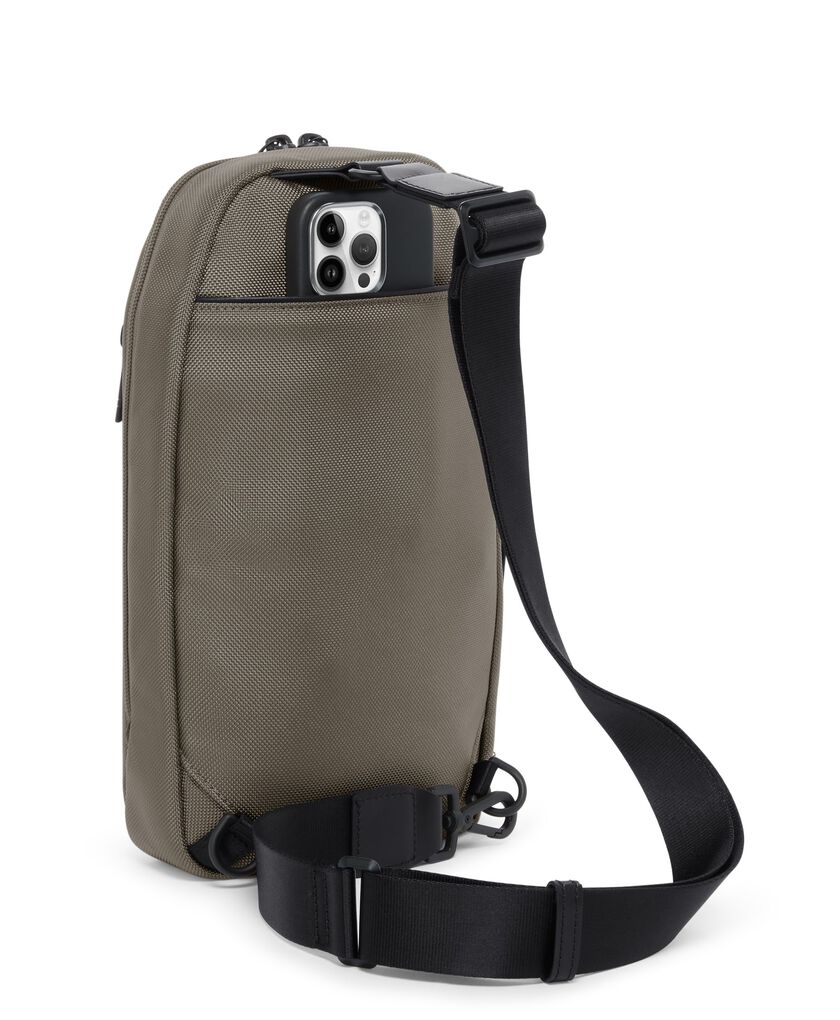 TUMI ALPHA กระเป๋าสะพายเฉียง Sling  hi-res | TUMI