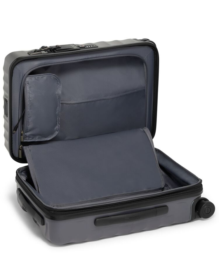 19 DEGREE กระเป๋าเดินทางขยายได้ International Expandable 4 Wheel Carry On  hi-res | TUMI