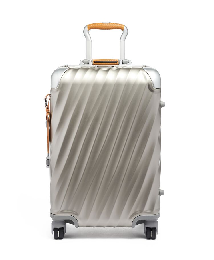 19 DEGREE TITANIUM กระเป๋าเดินทางขนาดพกพา International Carry-On  hi-res | TUMI