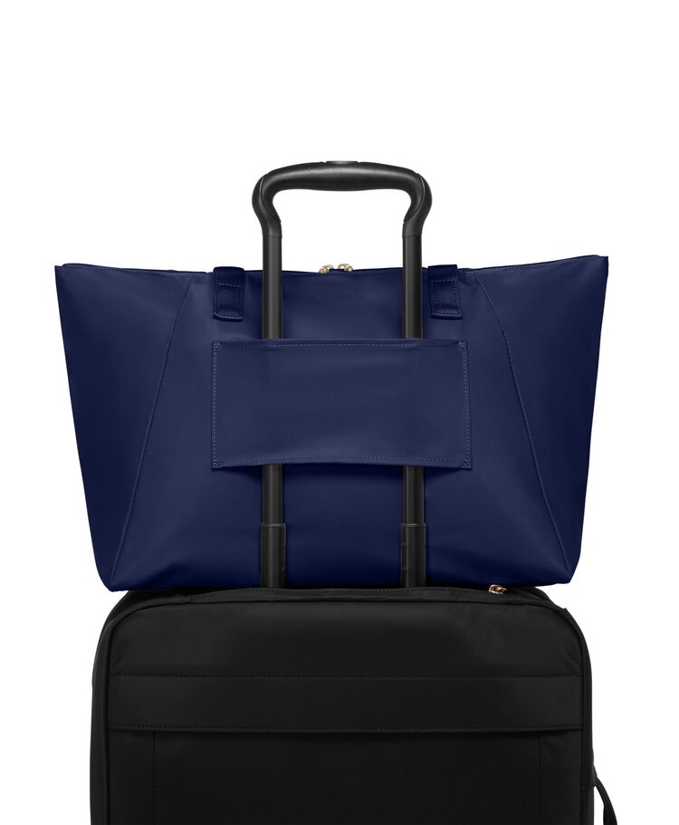 VOYAGEUR กระเป๋าโท้ท ขนาดกลาง Just In Case Medium Tote  hi-res | TUMI