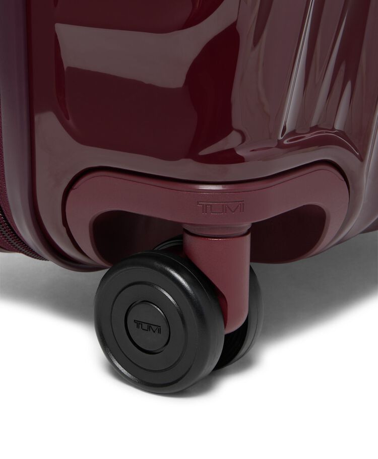 กระเป๋าเดินทางขึ้นเครื่อง International Expandable 4 Wheeled Carry-On  hi-res | TUMI