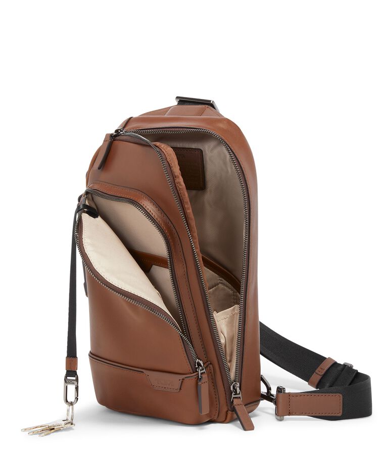 TUMI HARRISON กระเป๋าสะพายข้าง Gregory Sling  hi-res | TUMI