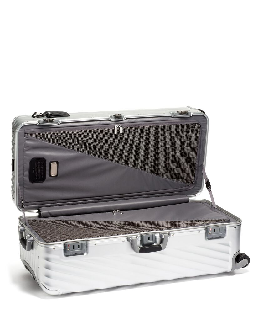 19 DEGREE ALUMINUM กระเป๋าเดินทาง Rolling Trunk  hi-res | TUMI