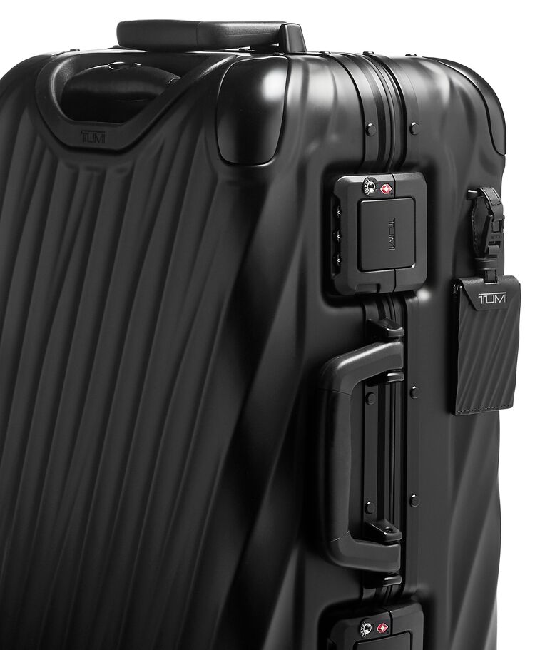 19 DEGREE ALUMINUM กระเป๋าเดินทางขึ้นเครื่อง International Carry-On  hi-res | TUMI