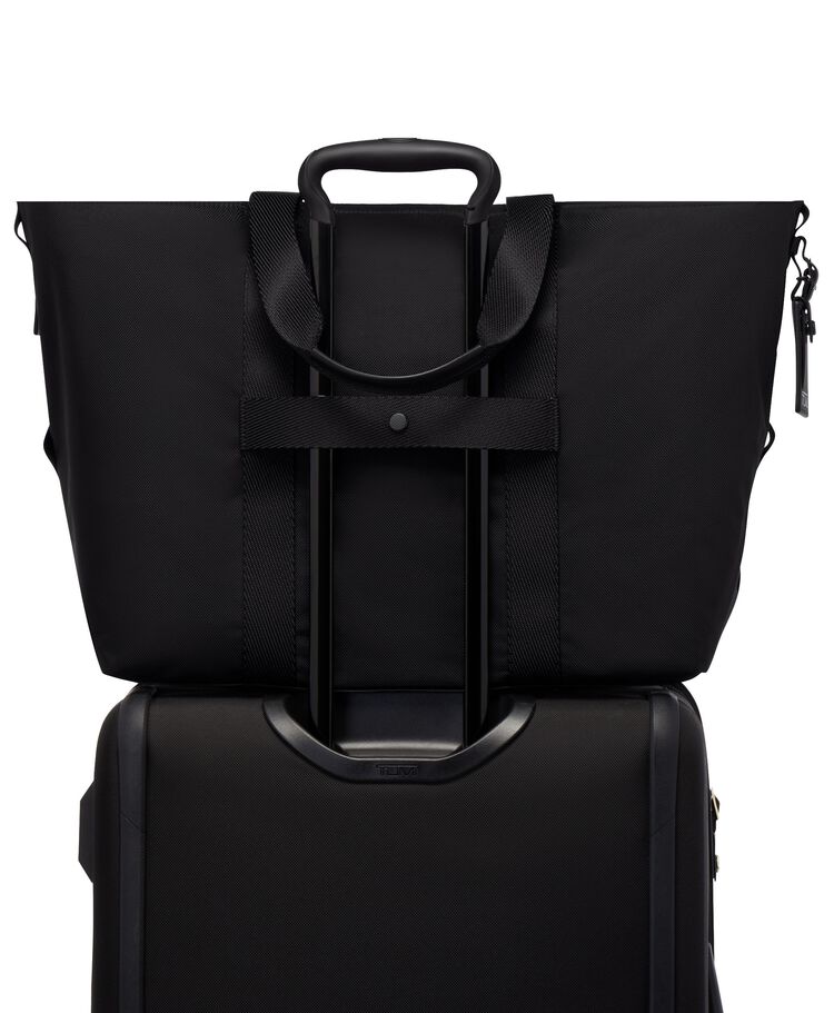 TUMI SPORT กระเป๋าโท้ทขนาดใหญ่ Essential Large East West Tote  hi-res | TUMI