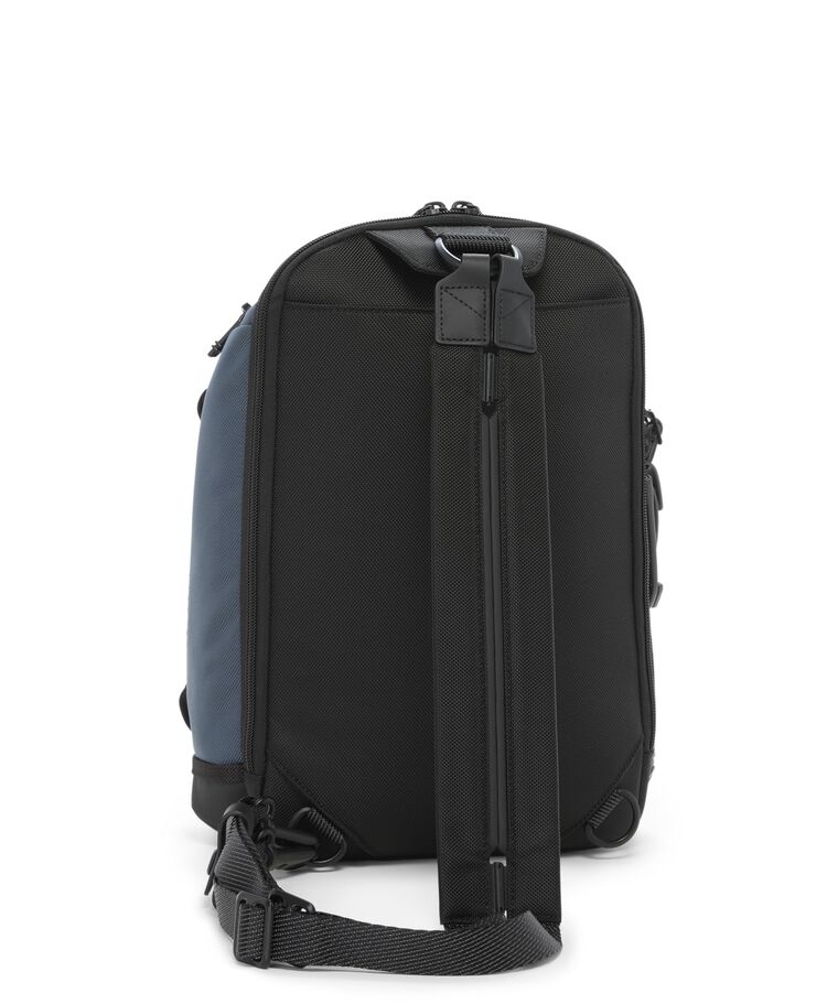 กระเป๋าคาดอก Knight Sling  hi-res | TUMI