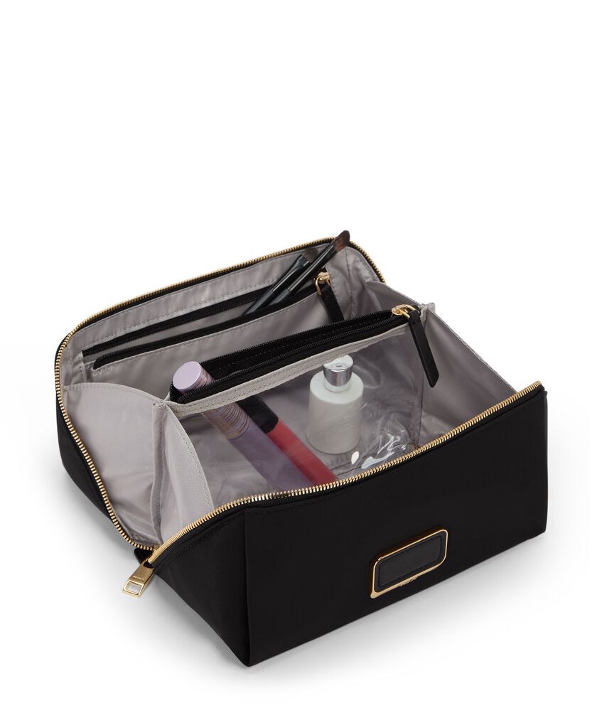 VOYAGEUR กระเป๋าเครื่องสำอาง Dallas Cosmetic  hi-res | TUMI