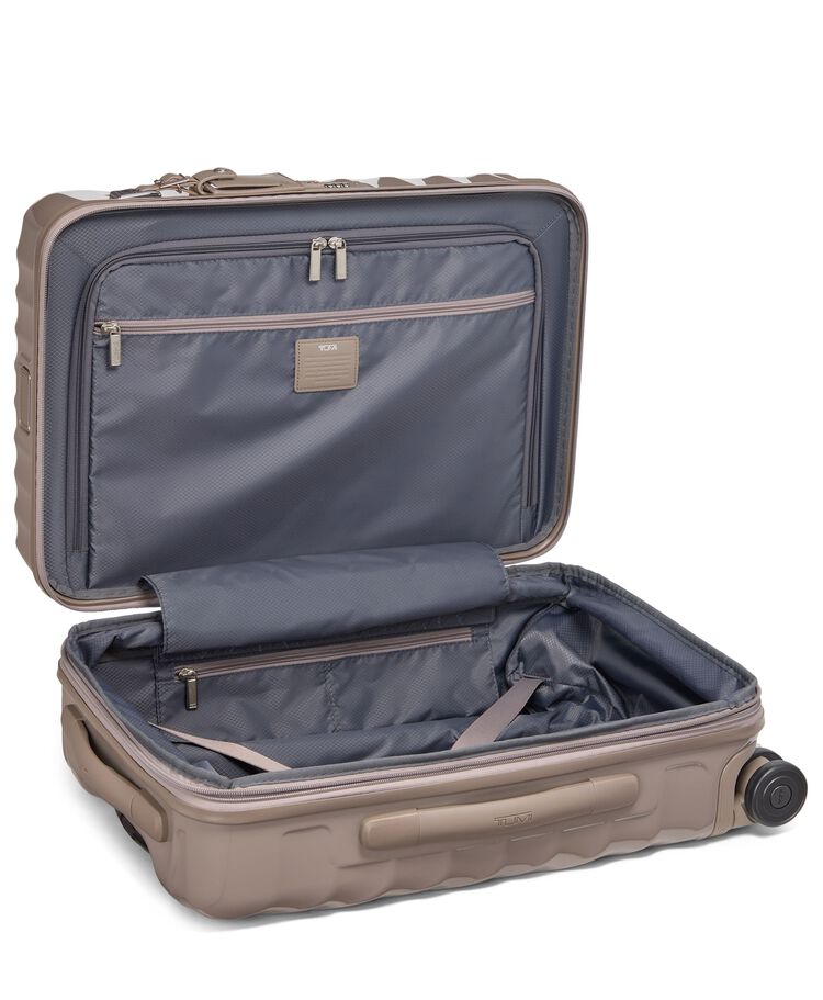 กระเป๋าเดินทางขึ้นเครื่อง International Expandable 4 Wheeled Carry-On  hi-res | TUMI