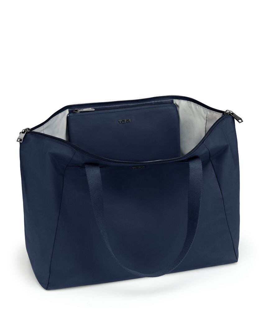 VOYAGEUR กระเป๋าโท้ท ขนาดกลาง รุ่น Just In Case&reg;  hi-res | TUMI