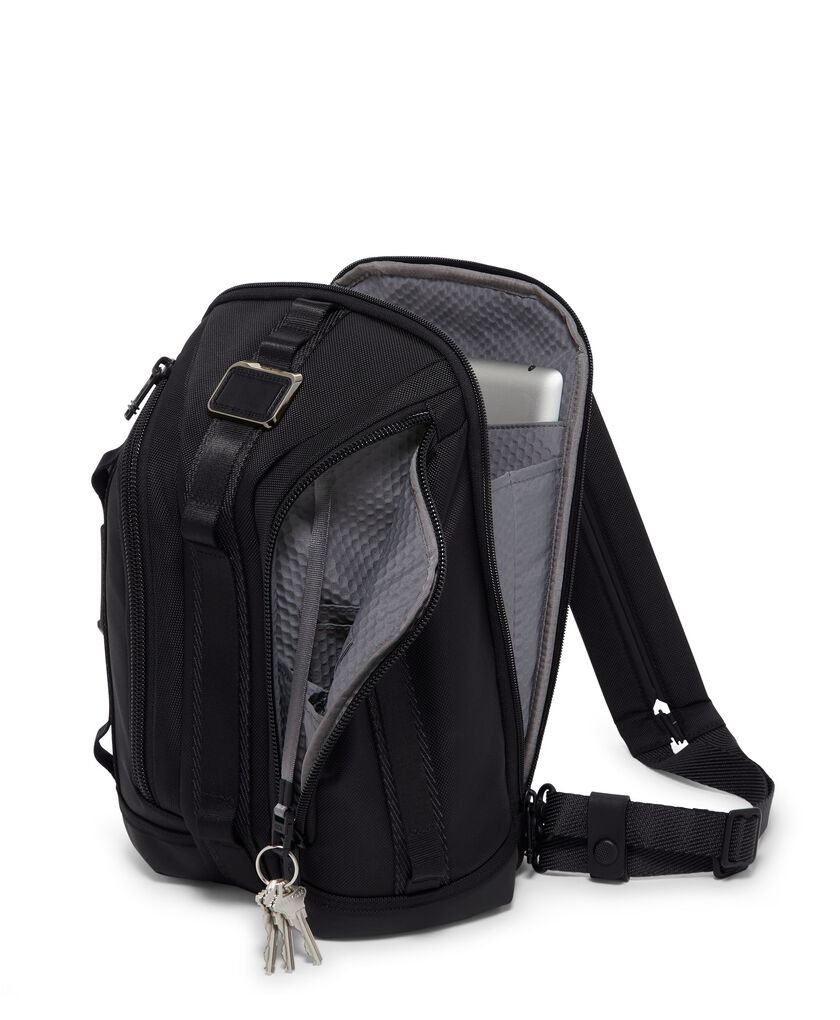 ALPHA BRAVO กระเป๋าคาดอก Knight Sling  hi-res | TUMI