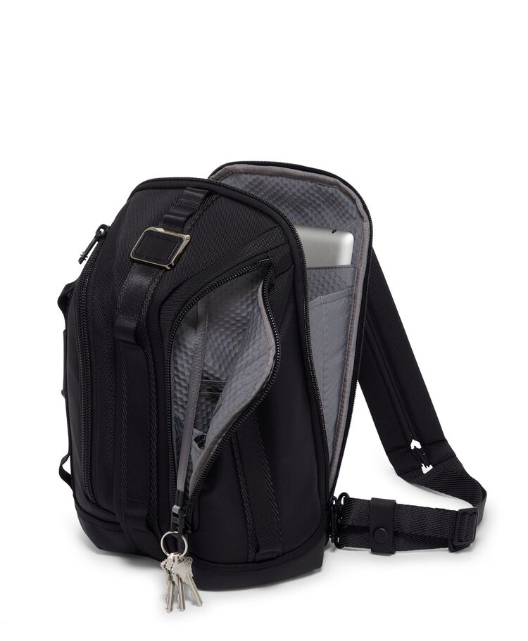 ALPHA BRAVO กระเป๋าคาดอก Knight Sling  hi-res | TUMI