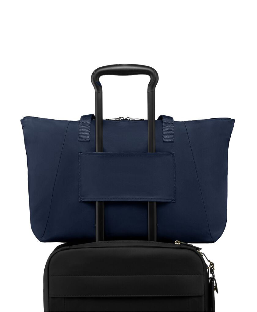 VOYAGEUR กระเป๋าโท้ท ขนาดกลาง รุ่น Just In Case&reg;  hi-res | TUMI
