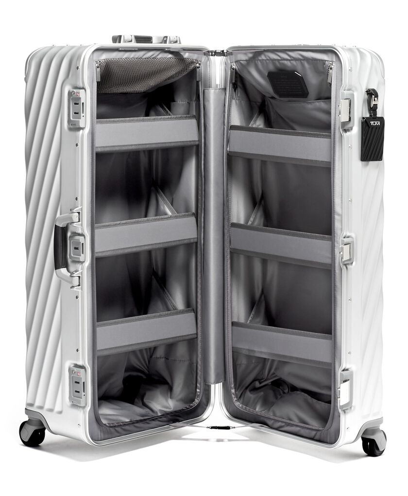19 DEGREE ALUMINUM กระเป๋าเดินทาง Rolling Trunk  hi-res | TUMI