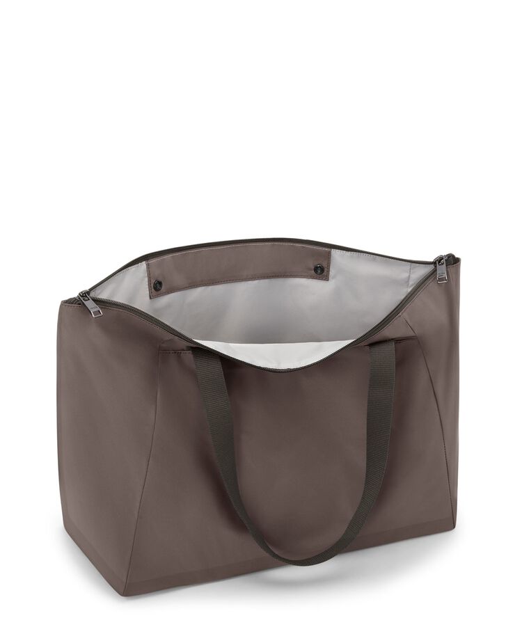 กระเป๋าโท้ท ขนาดกลาง Just In Case Medium Tote  hi-res | TUMI
