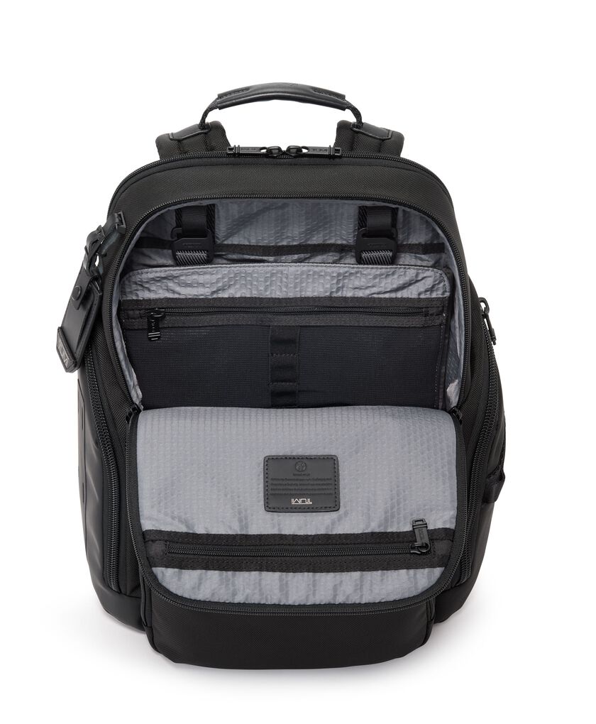 TUMI+ อุปกรณ์เสริมการเดินทาง Mobile Organizer  hi-res | TUMI