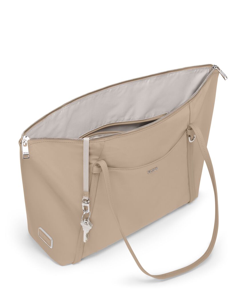 VOYAGEUR กระเป๋าโท้ท Q tote  hi-res | TUMI
