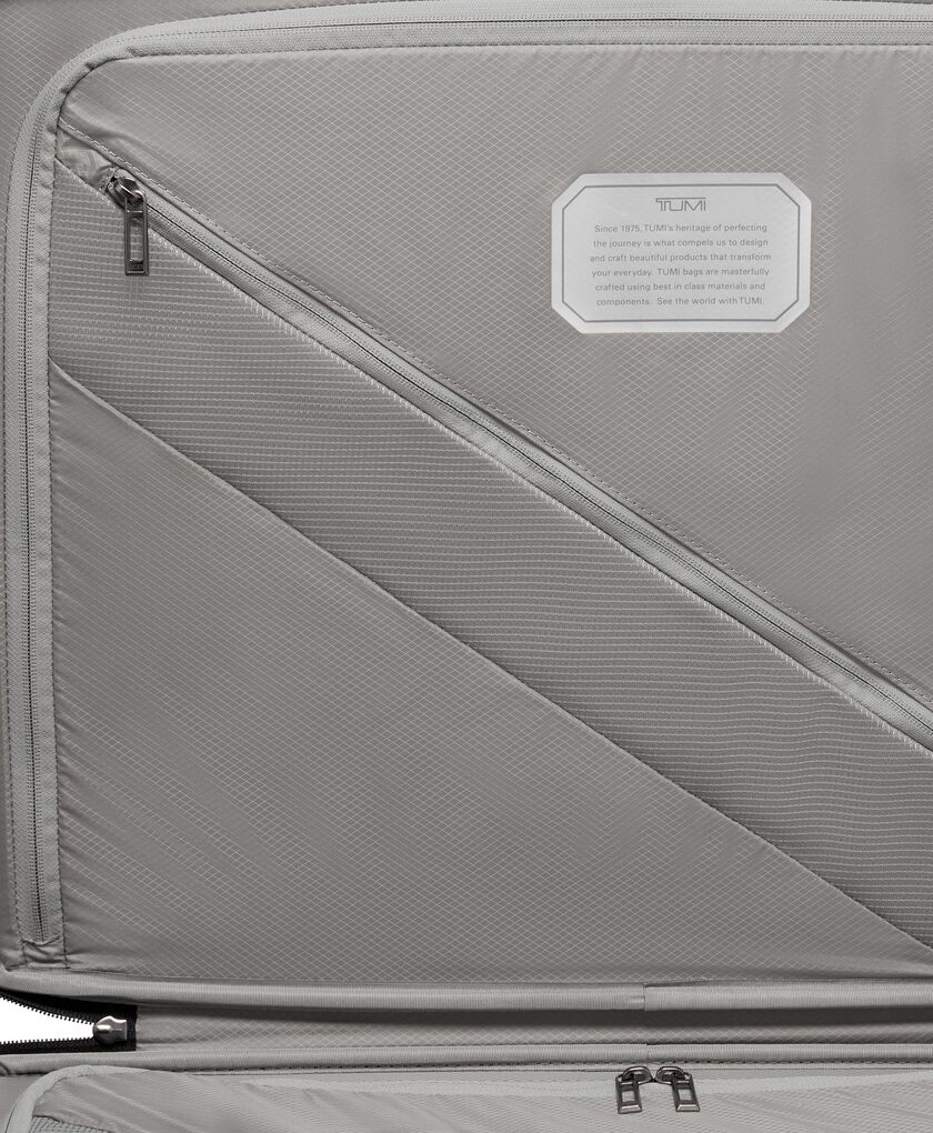 19 DEGREE LITE กระเป๋าเดินทาง ทริประยะสั้น Short Trip Packing Case  hi-res | TUMI