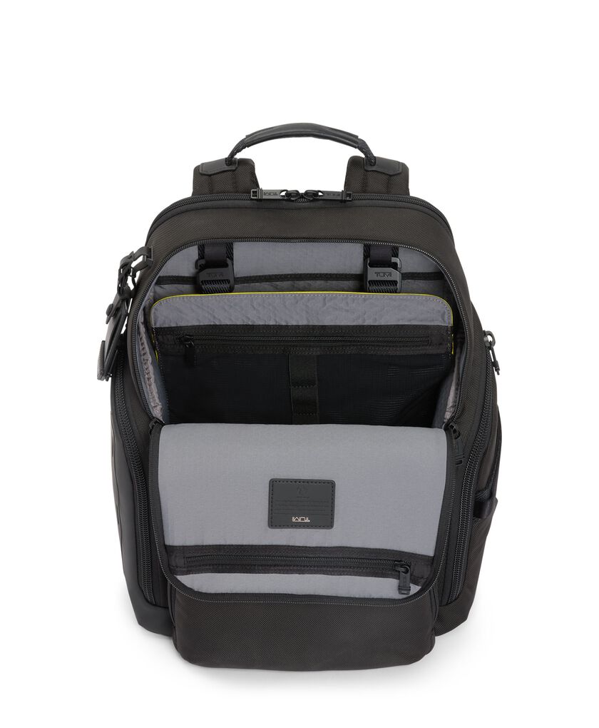 TUMI+ กระเป๋าใบเล็กและซองจัดระเบียบสำหรับเดินทาง Mobile Organizer  hi-res | TUMI