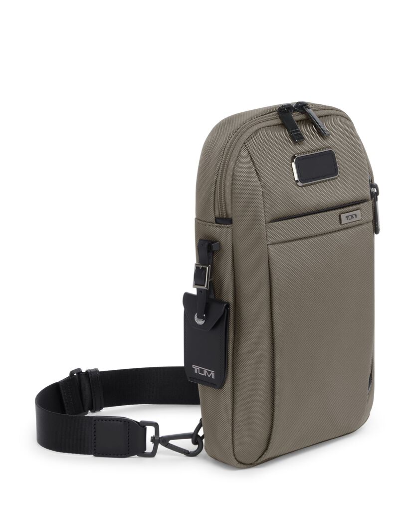 TUMI ALPHA กระเป๋าสะพายเฉียง Sling  hi-res | TUMI
