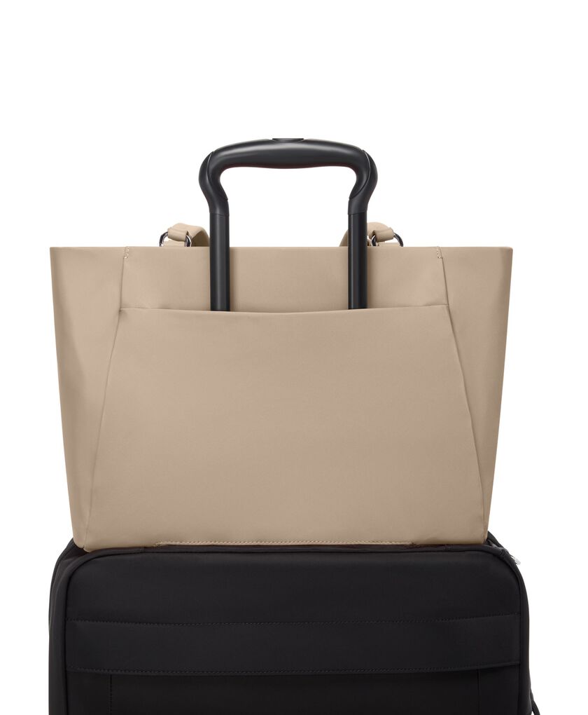 VOYAGEUR กระเป๋าโท้ทขนาดกลาง Valetta medium tote  hi-res | TUMI