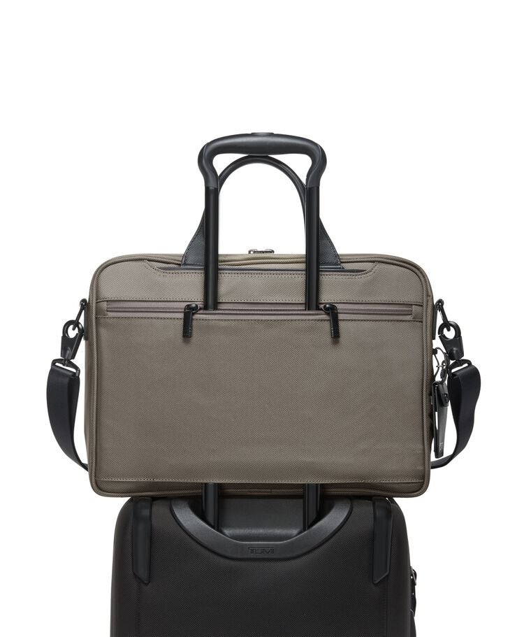 TUMI ALPHA กระเป๋าเอกสารซิปด้านบน Medium 15" Briefcase  hi-res | TUMI