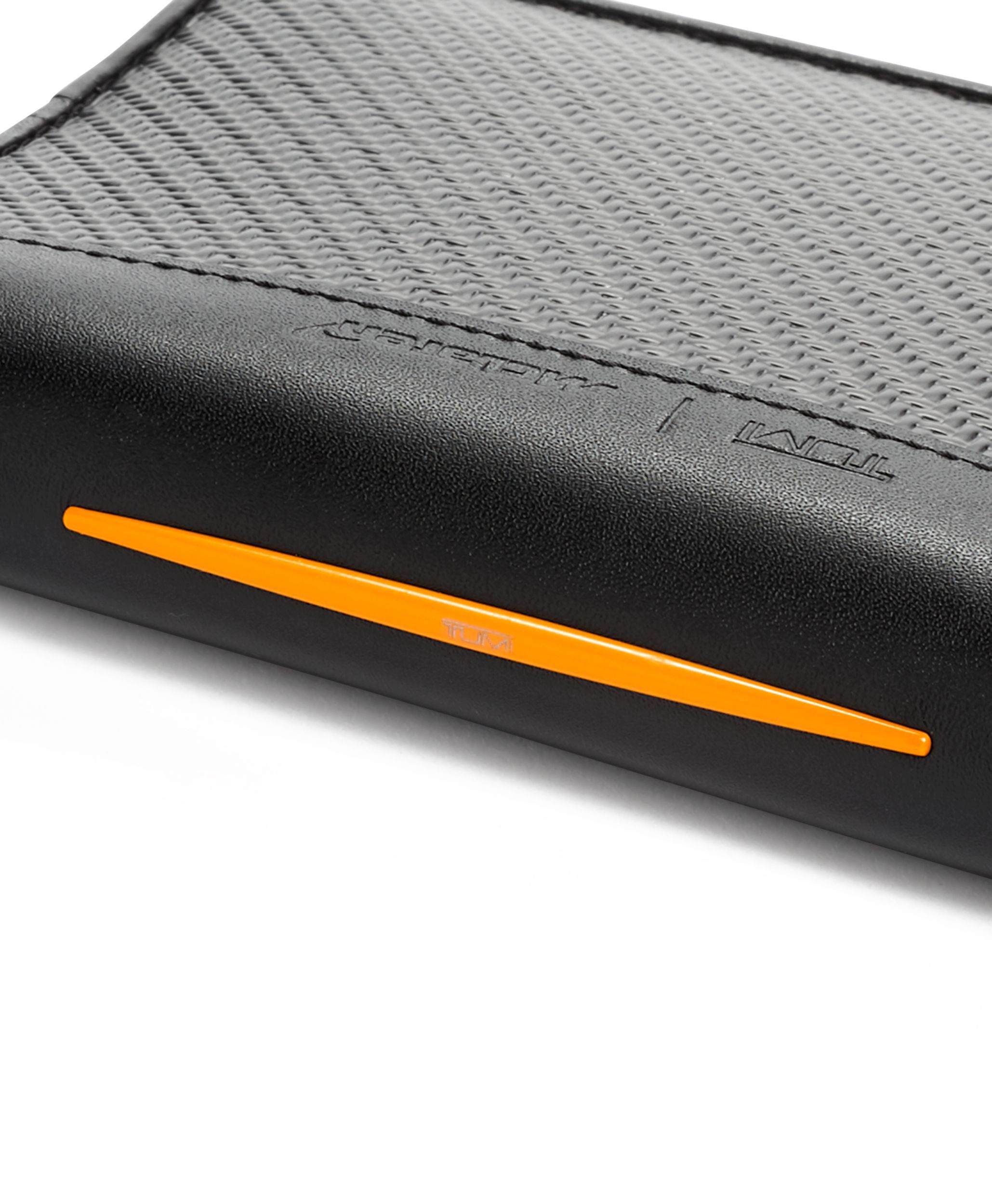 Tumi camden hotsell passport case