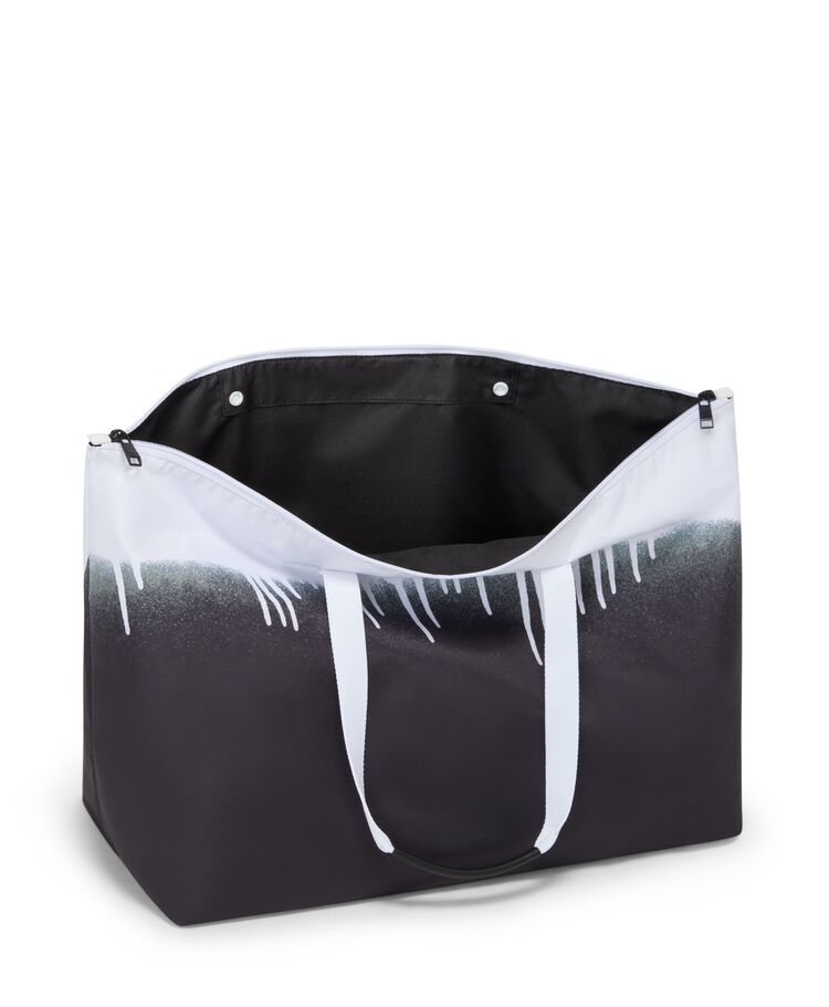 กระเป๋าโท้ท Just In Case Tote  hi-res | TUMI