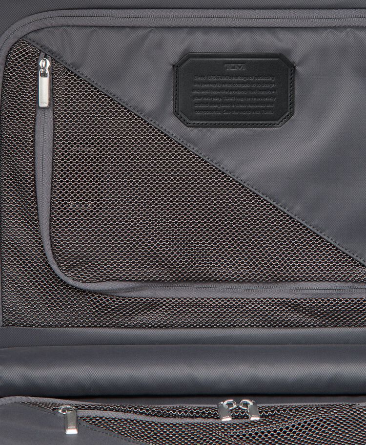 19 DEGREE ALUMINUM กระเป๋าเดินทางขึ้นเครื่อง International Carry-On  hi-res | TUMI