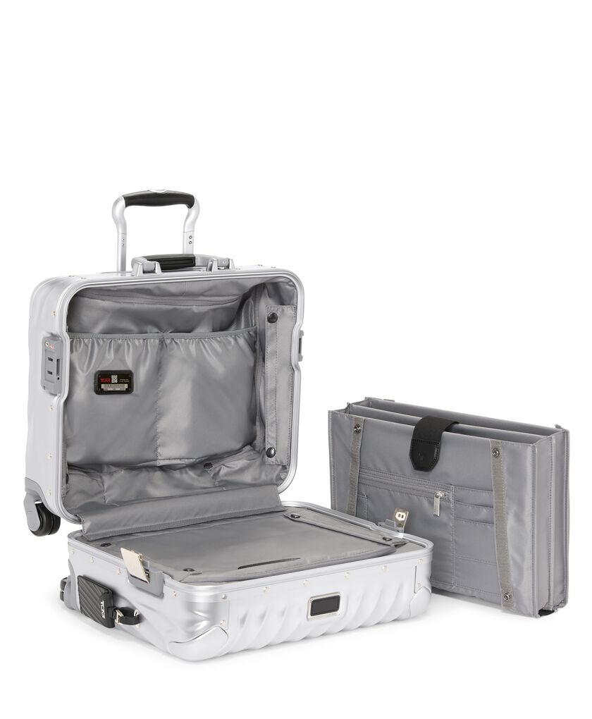 19 DEGREE ALUMINUM กระเป๋าเดินทางสำหรับนำขึ้นเครื่อง COMPACT CARRY ON  hi-res | TUMI