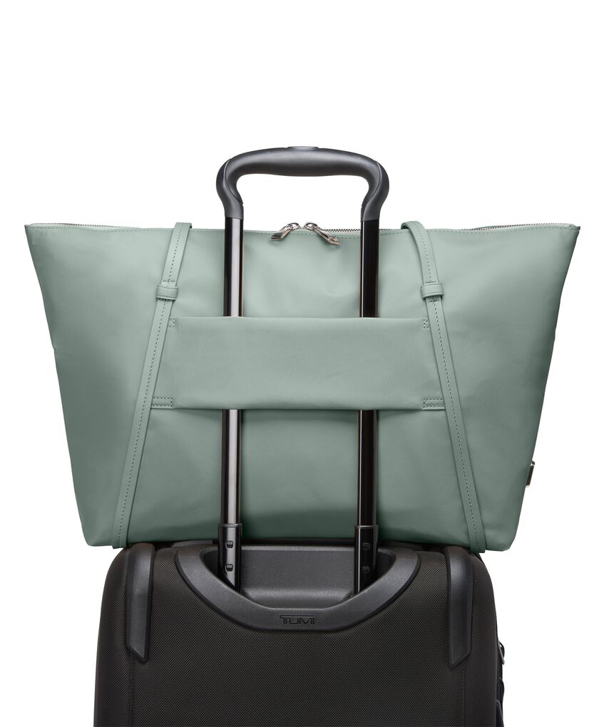 VOYAGEUR กระเป๋าโท้ท Q Tote  hi-res | TUMI
