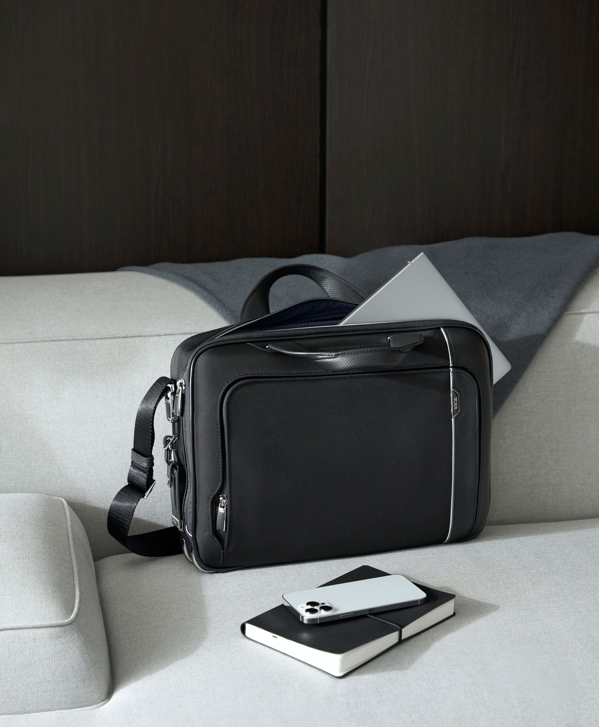 Tumi arrive sadler brief outlet