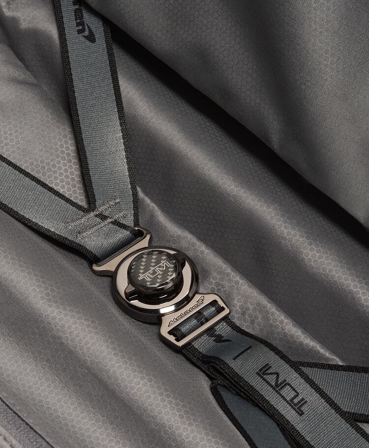 TUMI I MCLAREN กระเป๋าเดินทางขึ้นเครื่อง Aero International Expandable 4 Wheeled Carry-On  hi-res | TUMI