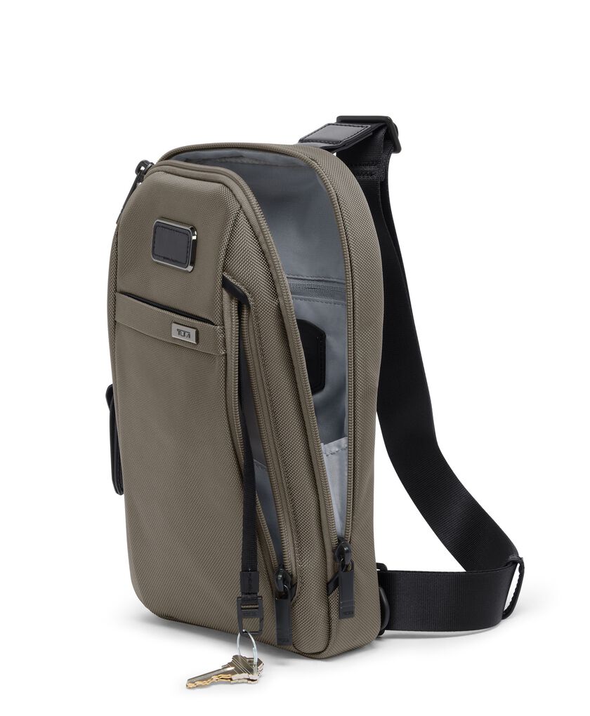 TUMI ALPHA กระเป๋าสะพายเฉียง Sling  hi-res | TUMI