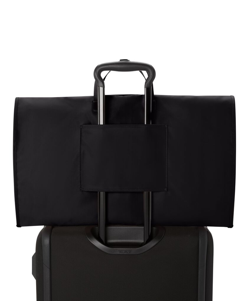 TRAVEL ACCESSORY ถุงใส่เสื้อผ้าแบบแขวน Garment Bag  hi-res | TUMI