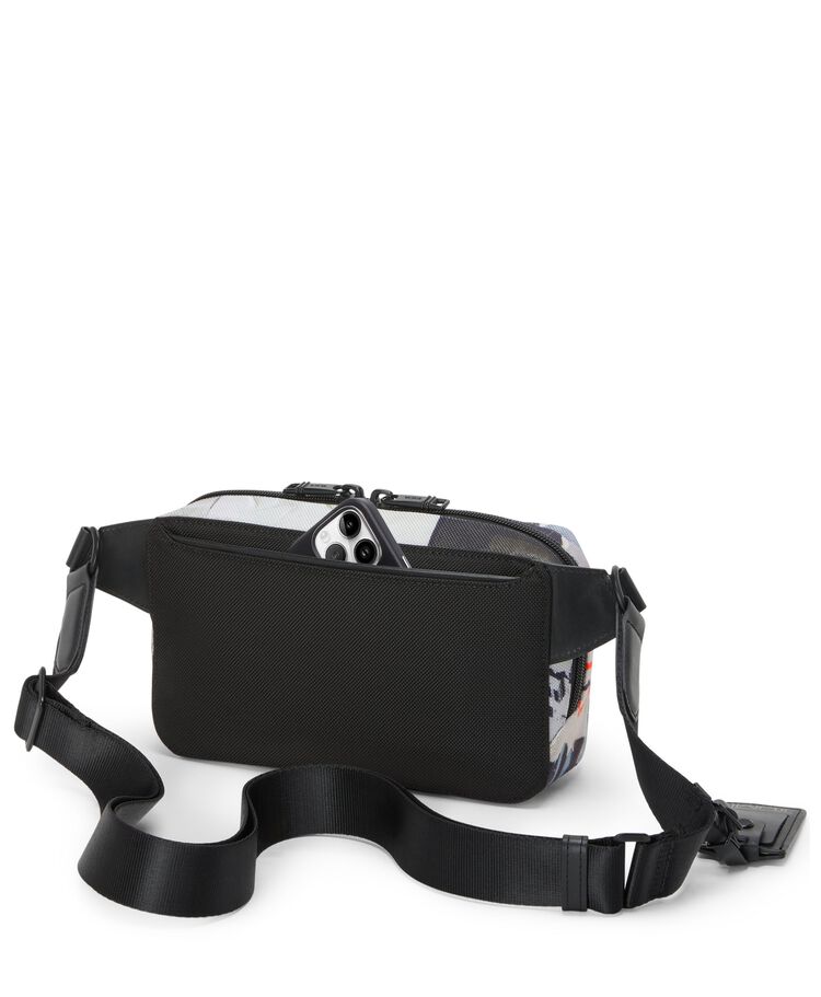 กระเป๋าคาดอก East West Sling  hi-res | TUMI