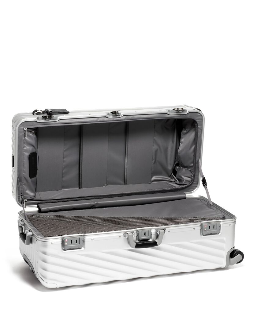 19 DEGREE ALUMINUM กระเป๋าเดินทาง Rolling Trunk  hi-res | TUMI