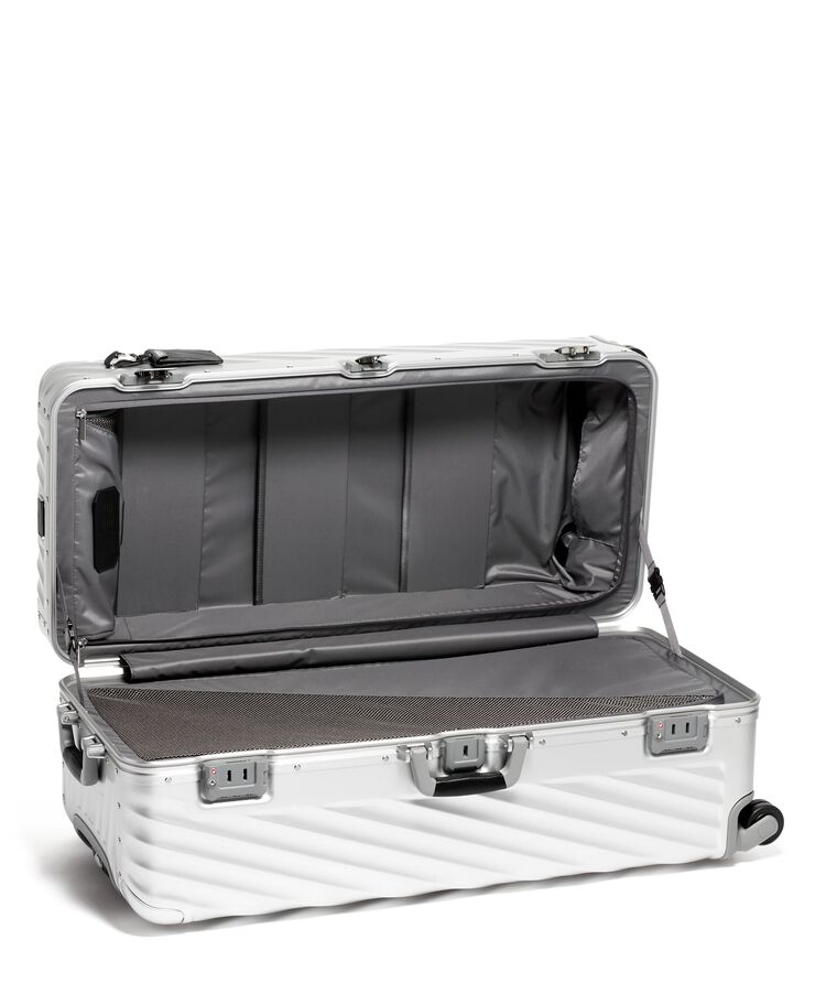 19 DEGREE ALUMINUM กระเป๋าเดินทาง Rolling Trunk  hi-res | TUMI