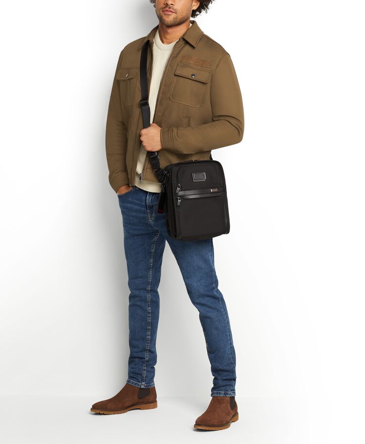 กระเป๋าสะพายข้าง Organizer Travel Tote  hi-res | TUMI