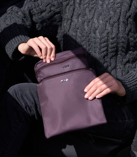 VOYAGEUR กระเป๋าเป๋สะพายหลัง Just In Case Backpack  lifestyle | TUMI