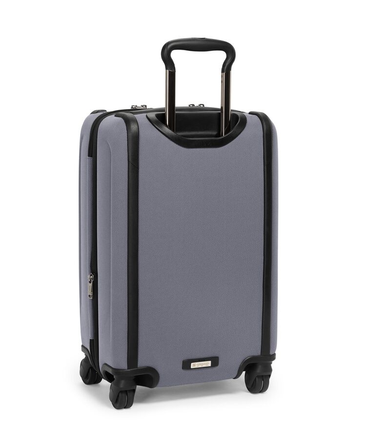 กระเป๋าเดินทางสำหรับนำขึ้นเครื่อง International Dual Access 4 Wheeled Carry-On  hi-res | TUMI