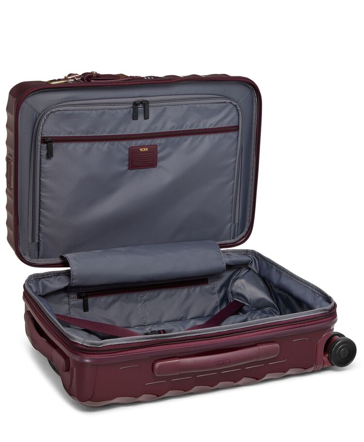 กระเป๋าเดินทางขึ้นเครื่อง International Expandable 4 Wheeled Carry-On  hi-res | TUMI