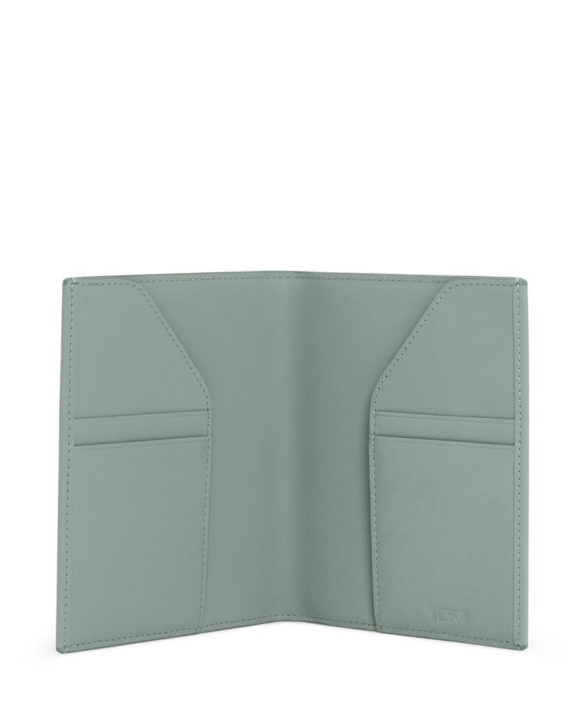 NASSAU SLG กระเป๋าสตางค์สำหรับเดินทาง Passport Sleeve  hi-res | TUMI