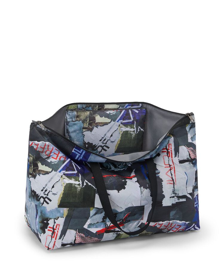 กระเป๋าโท้ท Just In Case Tote  hi-res | TUMI