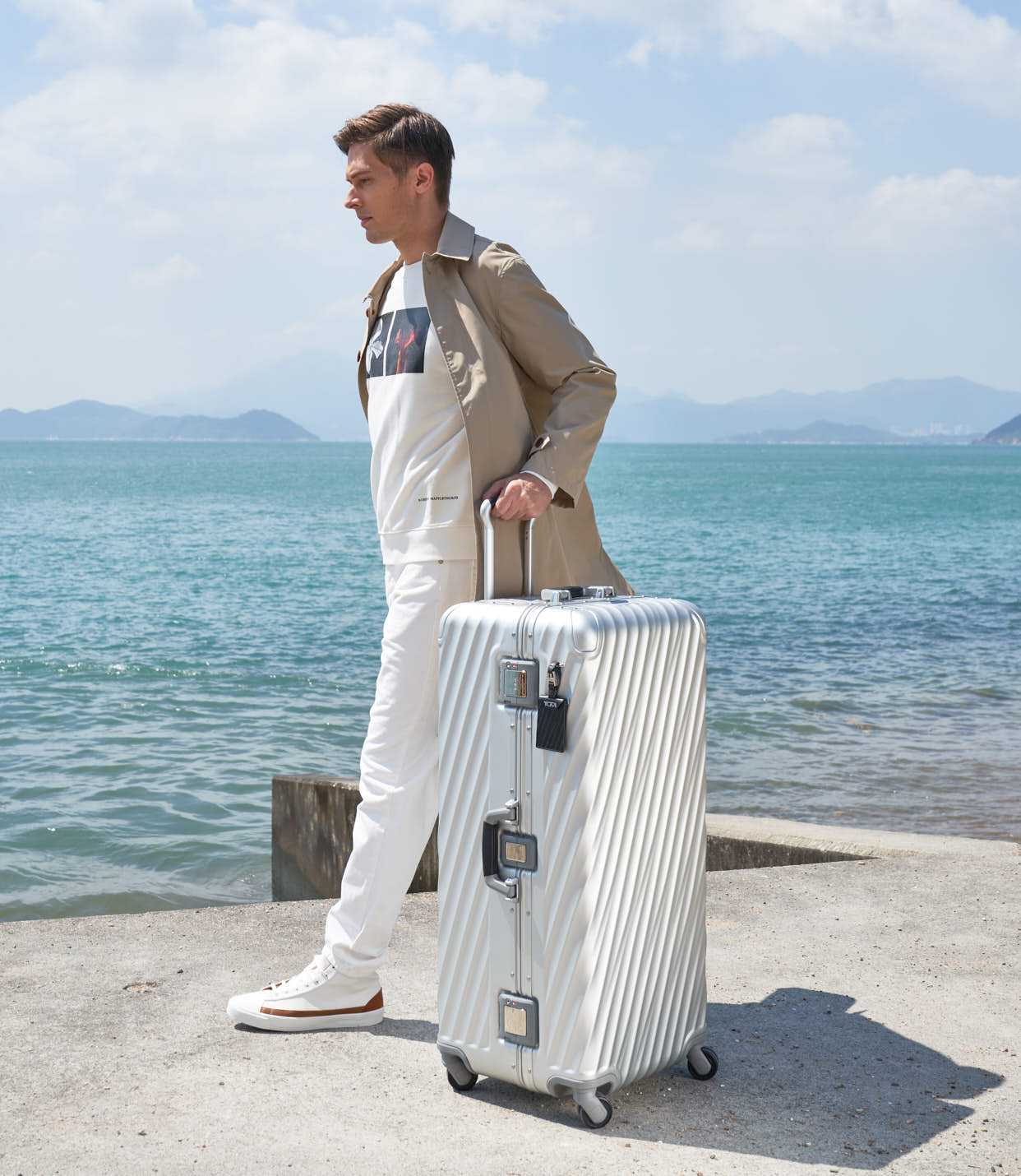 Rolling Trunk SILVER - lifestyle | Tumi Thailand