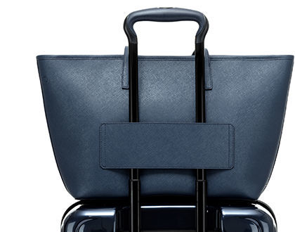 SMALL EVERYDAY TOTE GREY - USP3 | Tumi Thailand