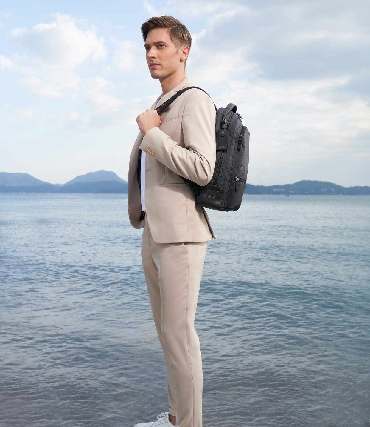 BRADNER BACKPACK CHARCOAL OMBRE - lifestyle | Tumi Thailand